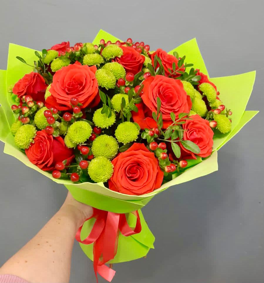 Букет цветов из: Хризантемы и Розы в Каладжинской