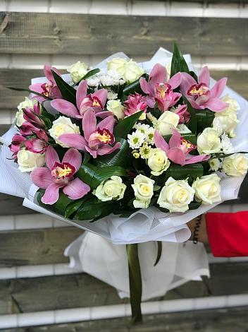 Букет цветов из: Розы и Хризантемы в Каладжинской