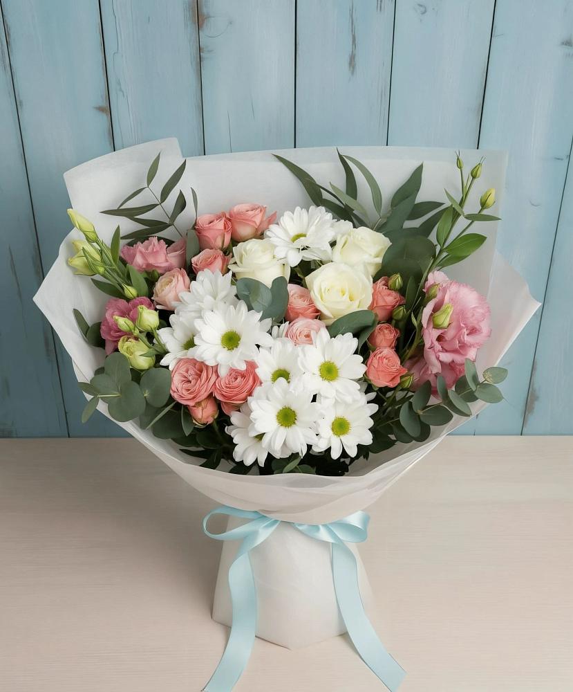 Букет цветов из: Розы, Лизиантусы и Хризантемы в Каладжинской