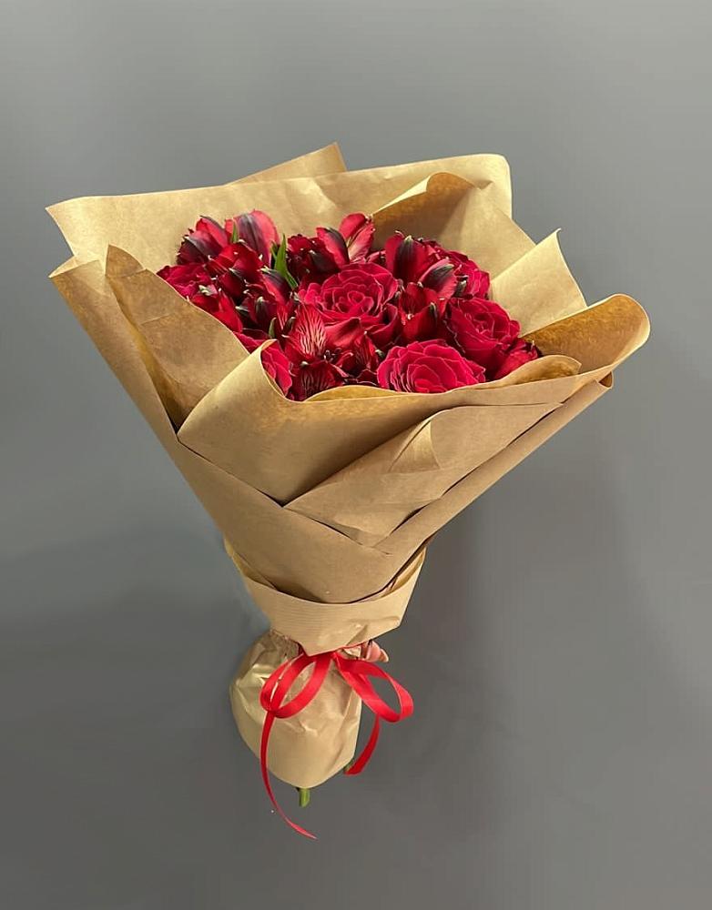 Букет цветов из: Альстромерии и Розы в Каладжинской