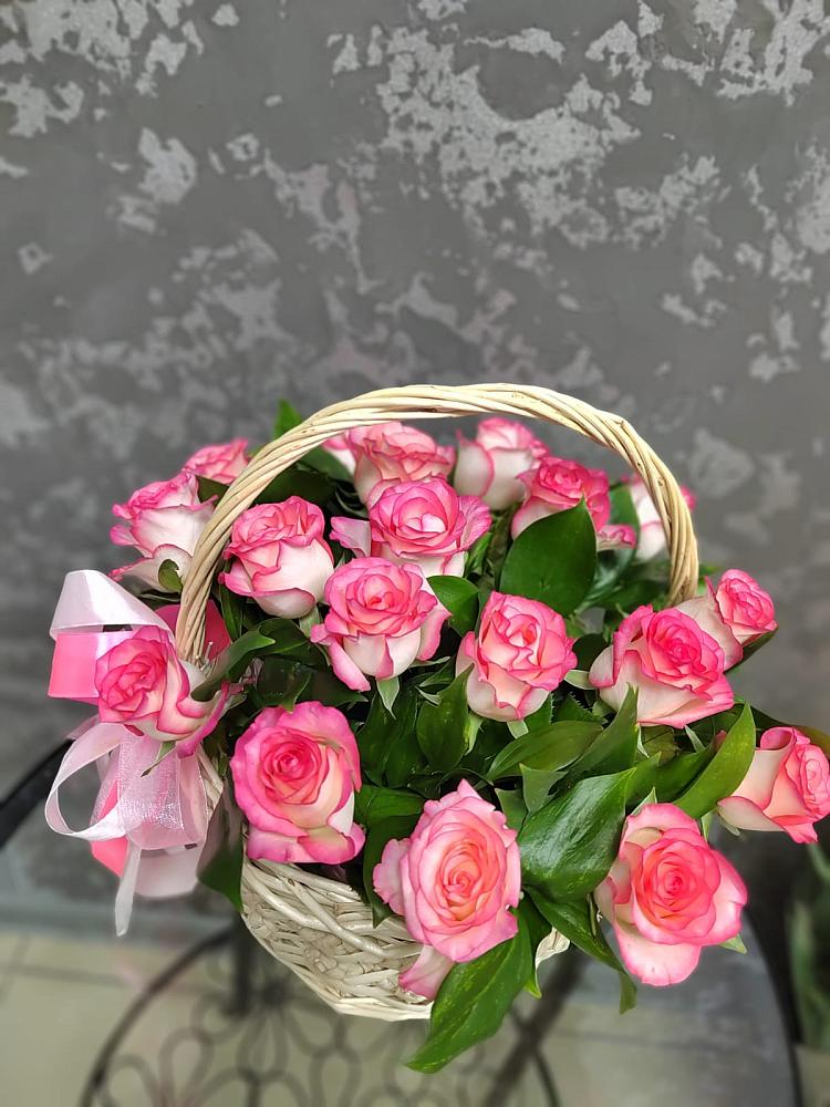 Цветочная композиция из Розы в корзине в Каладжинской