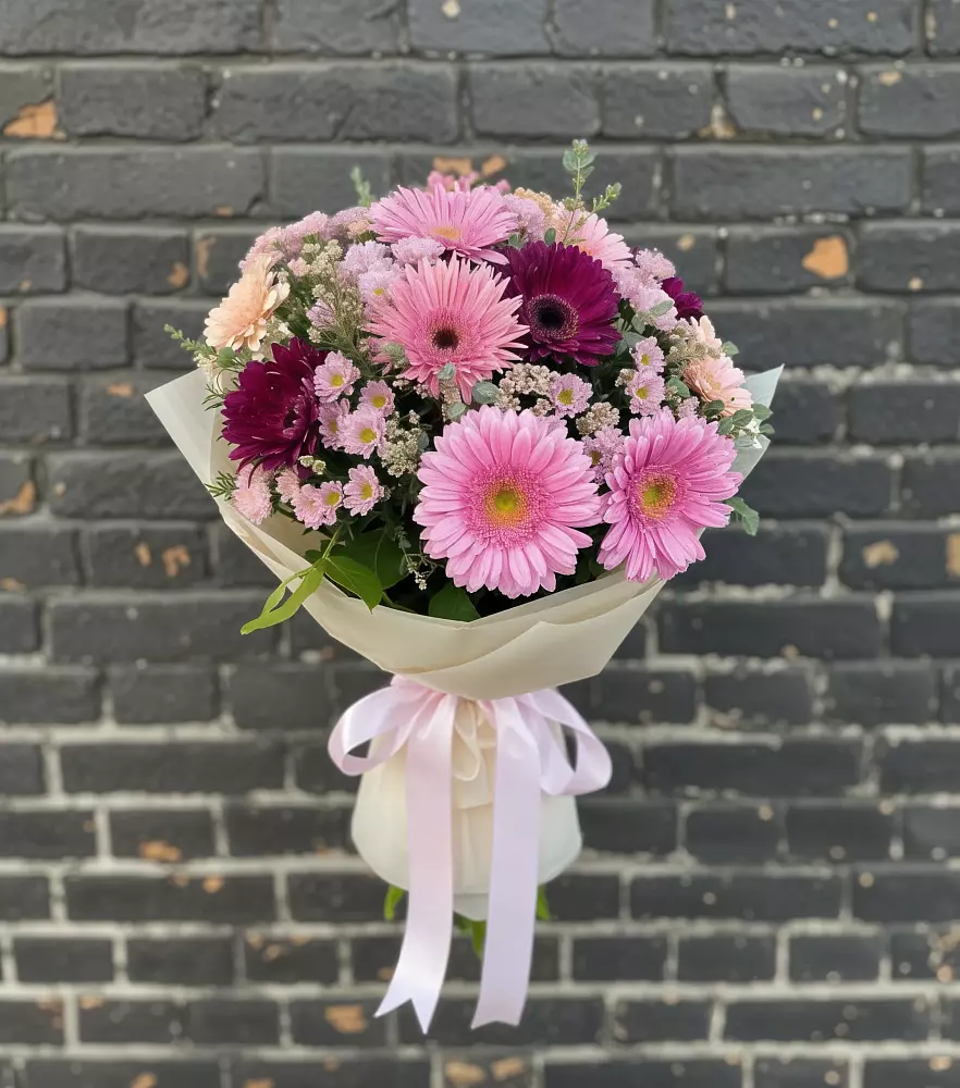 Букет цветов из: Герберы и Хризантемы в Каладжинской