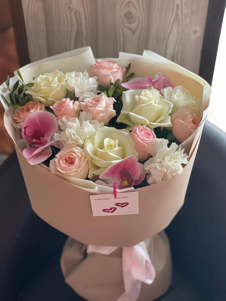 Букет цветов из: Орхидеи, Розы и Гвоздики в Каладжинской