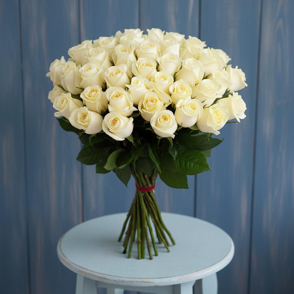 Букет 51 Белая роза Эдлесс Лав в Каладжинской
