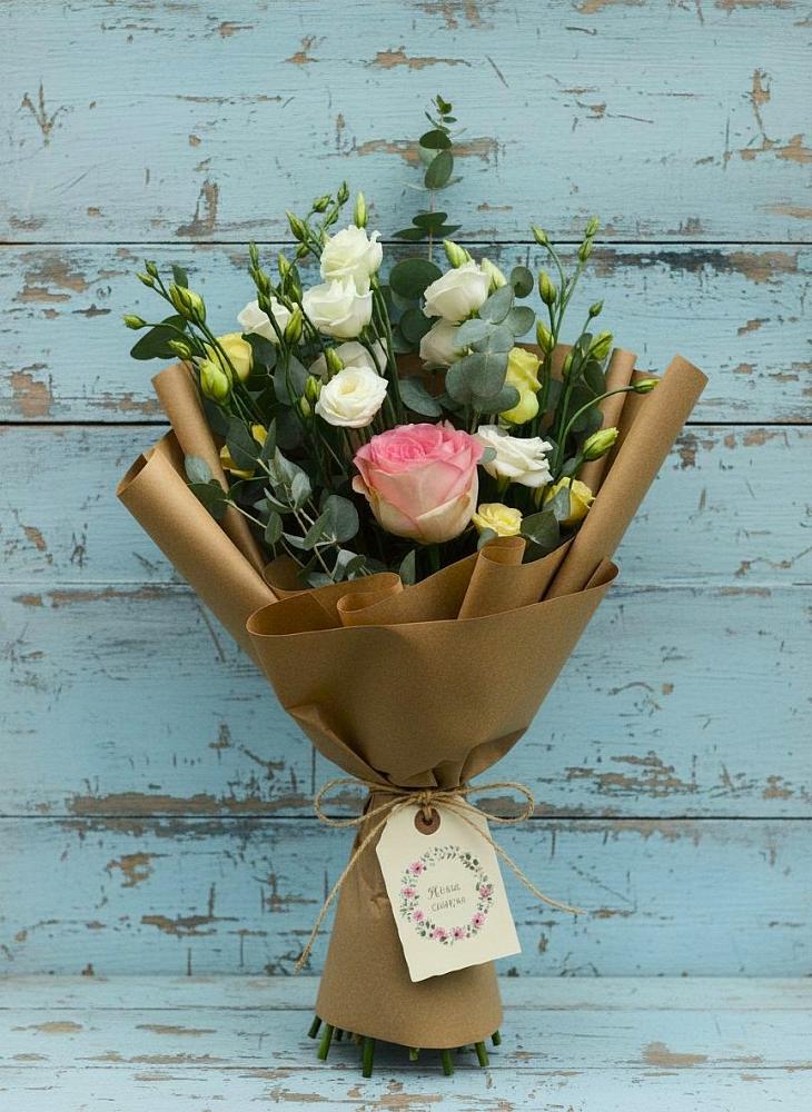 Букет цветов из: Розы и Лизиантусы в Каладжинской