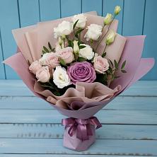 Букет цветов из:  Розы и Лизиантусы в Каладжинской