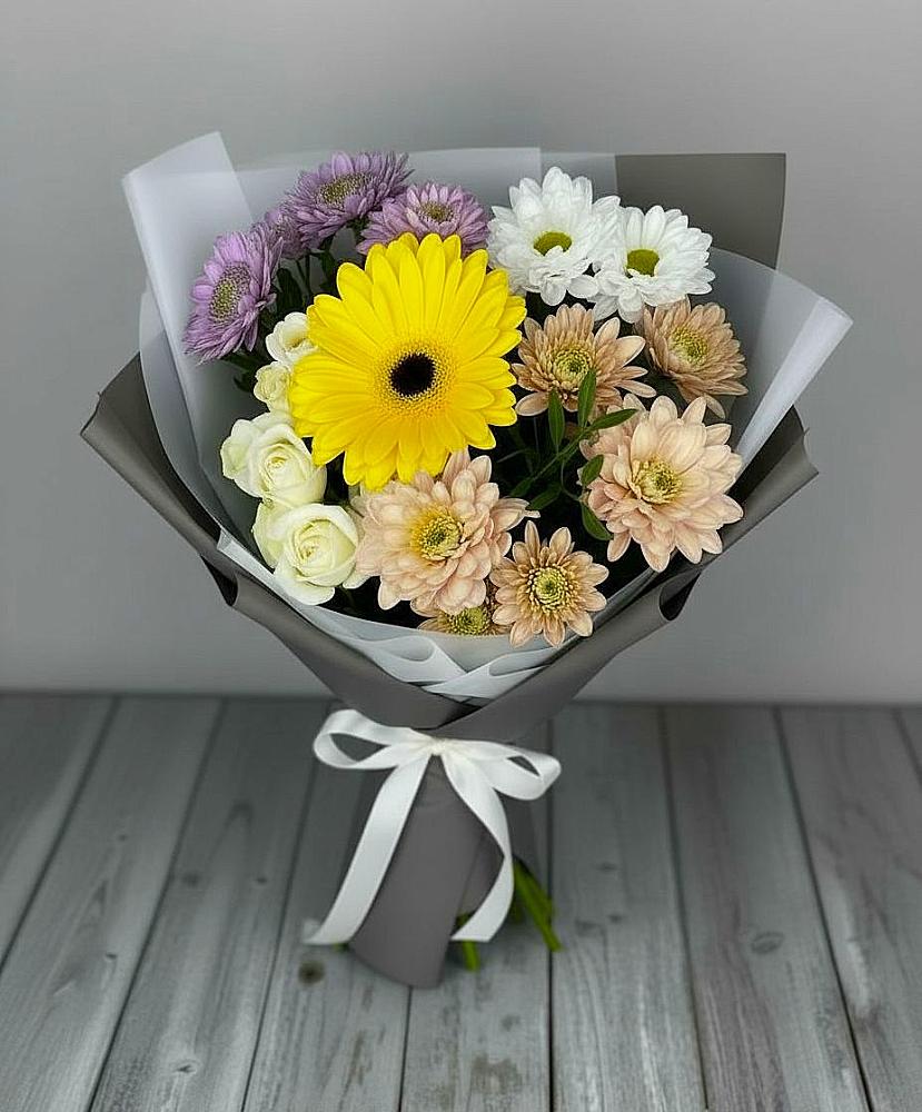 Букет цветов из: Розы, Герберы и Хризантемы в Каладжинской