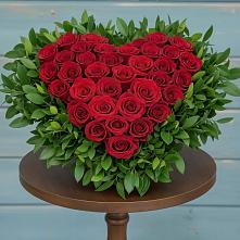 Цветочная композиция из Розы в виде сердца в Каладжинской