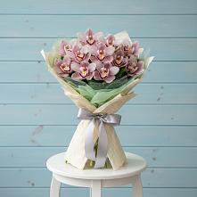 Букет цветов из:  Орхидеи и Розы в Каладжинской