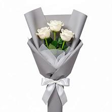 Букет 3 белые розы в Каладжинской