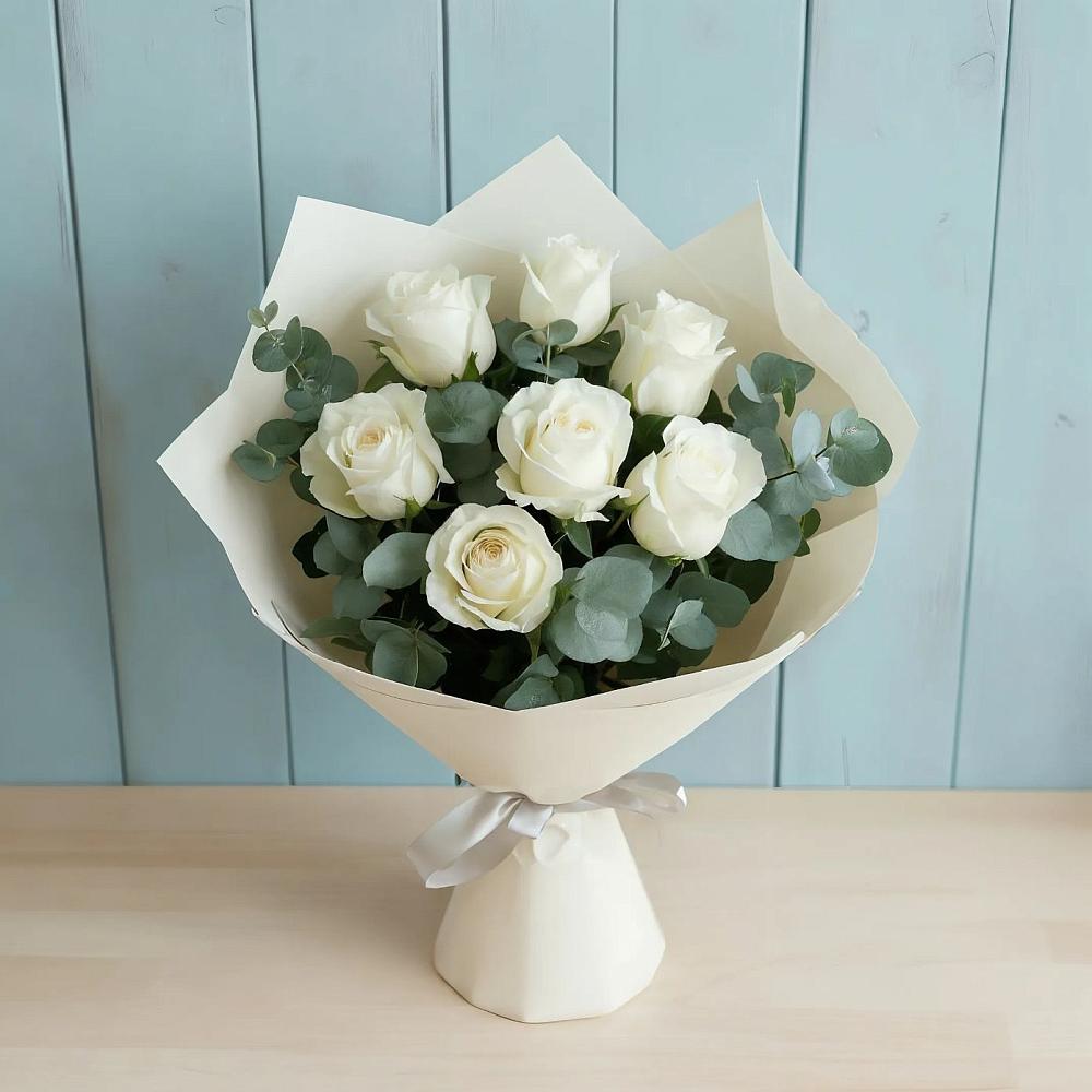 Букет Белые розы в Эвкалипте в Каладжинской