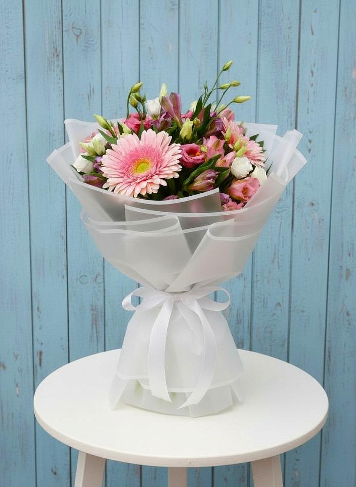 Букет цветов из: Герберы, Альстромерии и Лизиантусы в Каладжинской