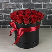 Цветочная композиция из Розы в шляпной коробке в Каладжинской