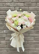 Букет цветов из:  Гвоздики, Розы, Лизиантусы и Хризантемы в Каладжинской