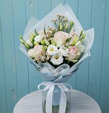 Букет цветов из:  Розы и Лизиантусы #REPLACE_PRED# Каладжинской