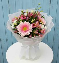 Букет цветов из:  Герберы, Альстромерии и Лизиантусы #REPLACE_PRED# Каладжинской