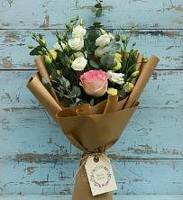 Букет цветов из:  Розы и Лизиантусы в Каладжинской