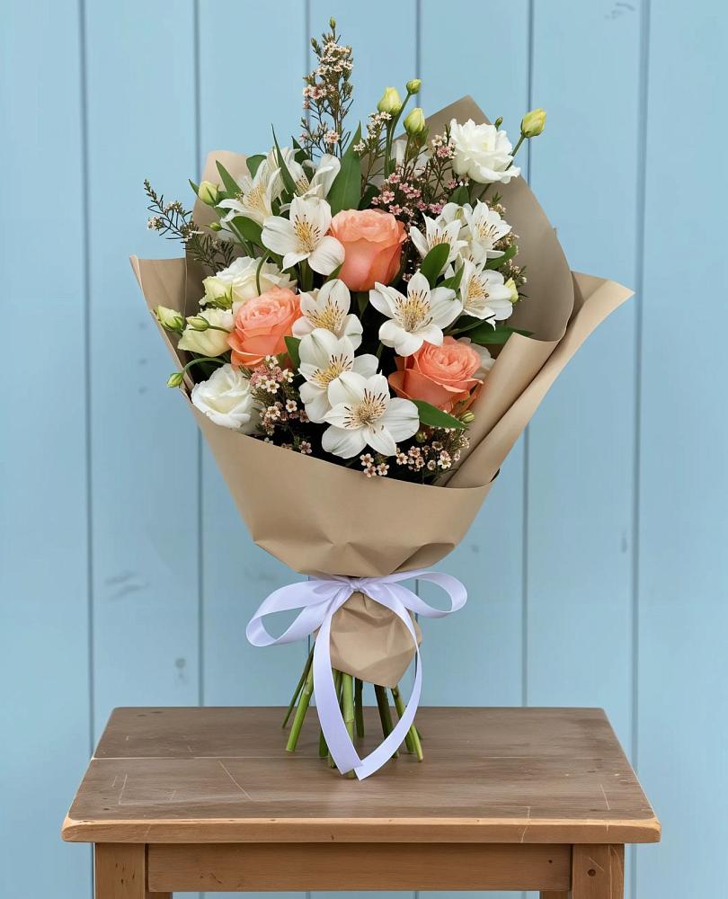 Букет цветов из: Альстромерии, Лизиантусы, Розы и Хризантемы в Каладжинской