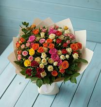 Букет Микс из разноцветных кустовых роз в Каладжинской